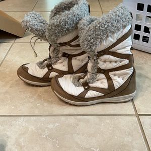 Columbia snow boots